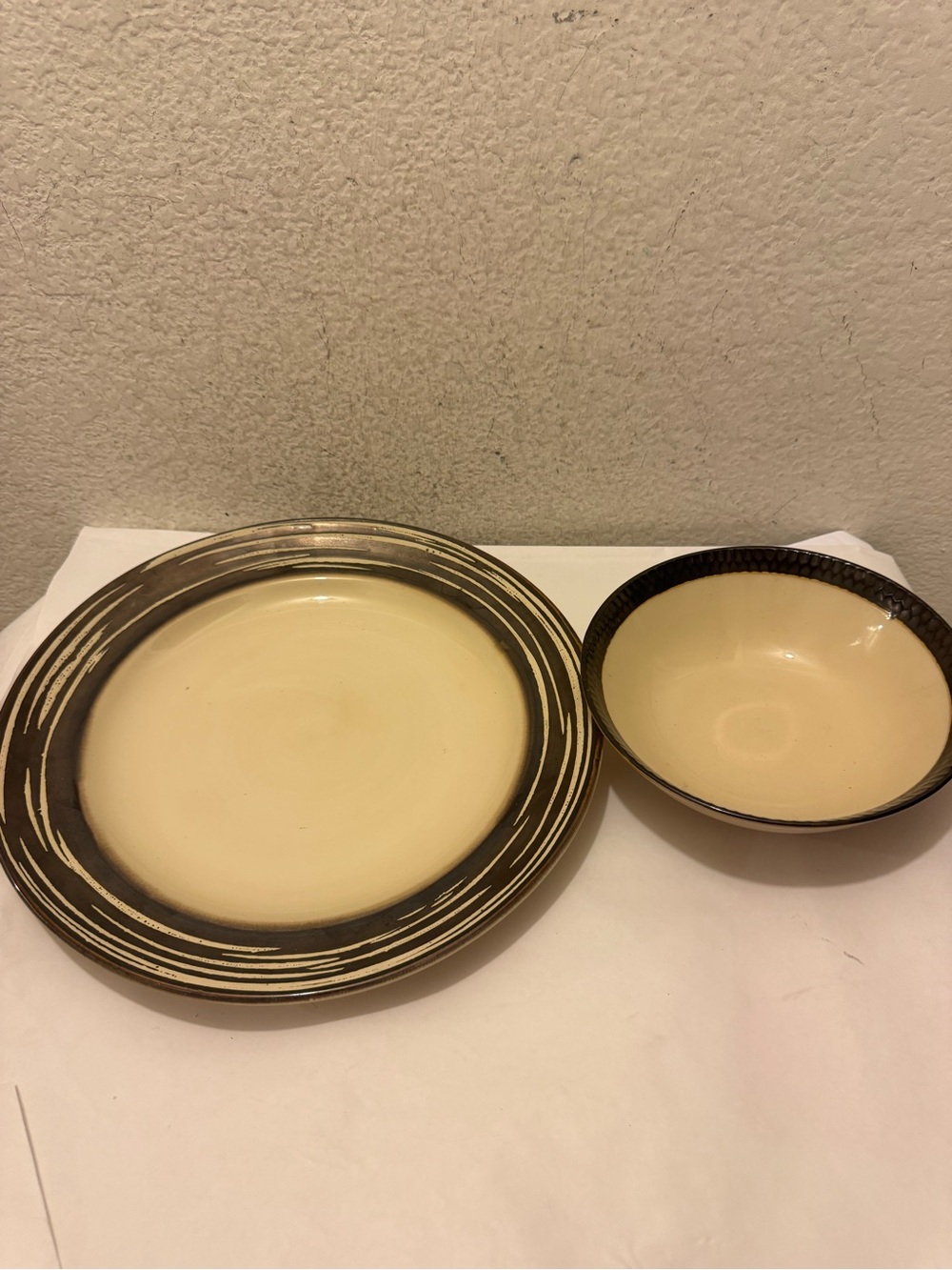 Crate&Barrel scavo Cream and Brown Glazed Platter 12.5”& Bowl 8” set G8